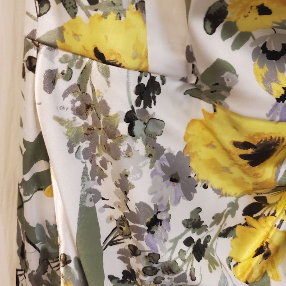 Maggy London satin floral dress - Picture 4 of 13